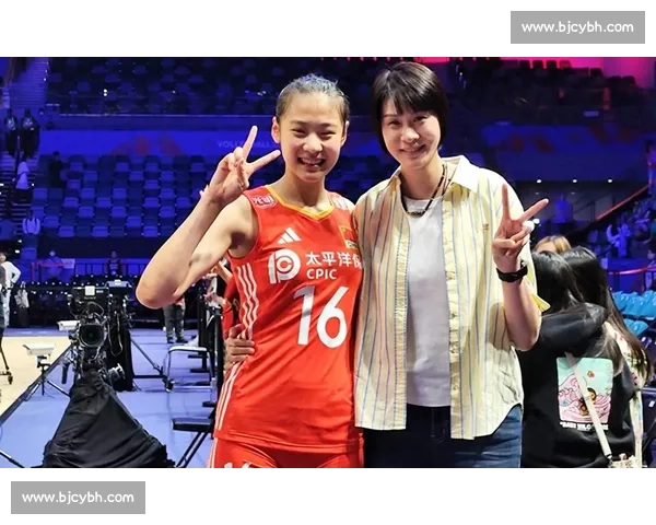 泪洒赛场!王奥芊扑向赵蕊蕊哽咽,上海队新星演绎女排精神传承 泪洒赛场!王奥芊扑向赵蕊蕊哽咽,上海队新星演绎女排精神传承